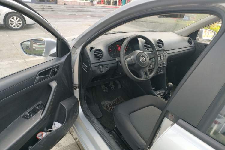 Used Volkswagen Jetta 2013 1.4L Manual Fashion Model Driver Seat