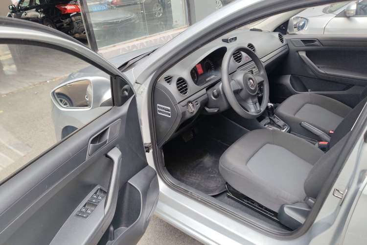 Used Volkswagen Jetta 2013 1.6L Automatic Fashion Model Driver Seat