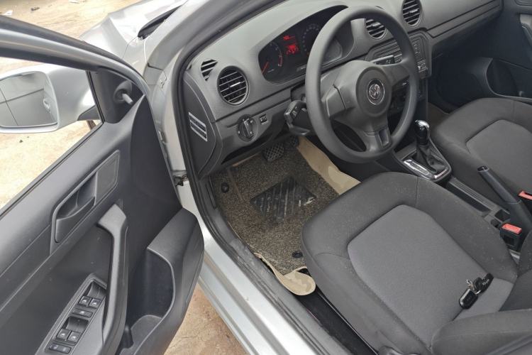 Used Volkswagen Jetta 2013 1.6L Automatic Fashion Model Driver Seat