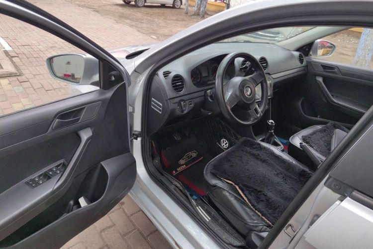 Used Volkswagen Jetta 2013 1.6L Manual Fashion Edition Driver Seat