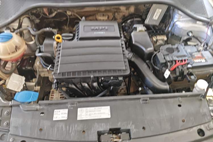 Used Volkswagen Jetta 2013 1.4L Manual Fashion Model Engine Bay