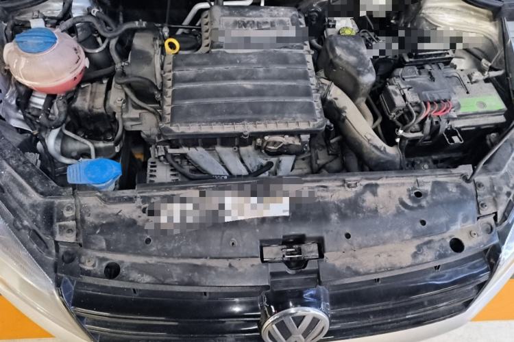 Used Volkswagen Jetta 2013 1.6L Automatic Fashion Model Engine Bay