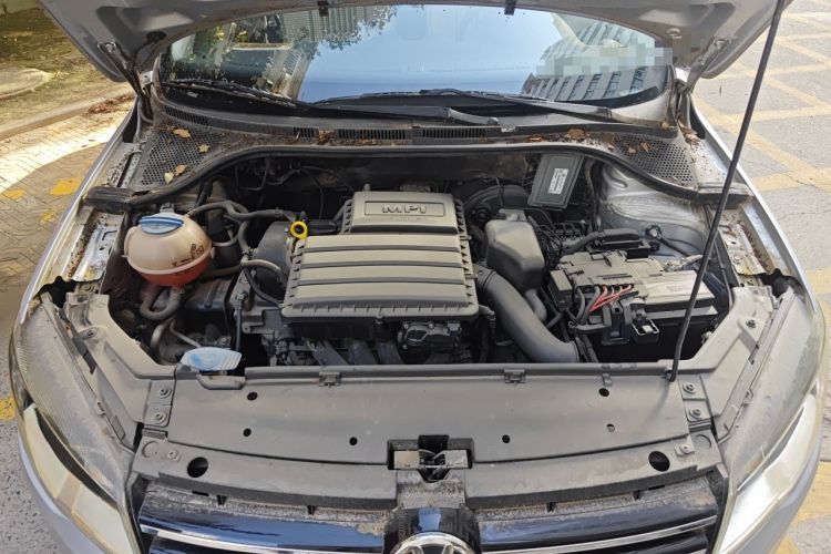 Used Volkswagen Jetta 2013 1.6L Automatic Fashion Model Engine Bay