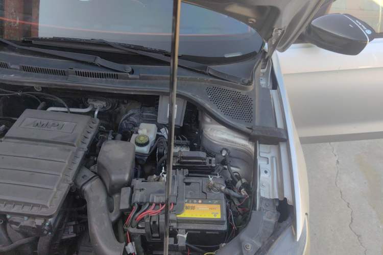Used Volkswagen Jetta 2013 1.6L Automatic Comfort Model Engine Bay Left