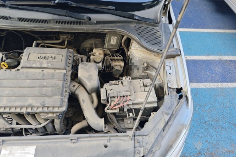 Used Volkswagen Jetta 2013 1.6L Manual Fashion Edition Engine Bay Left