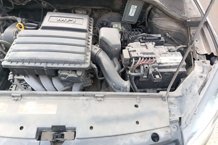 Used Volkswagen Jetta 2013 1.6L Automatic Comfort Model Engine Bay Left