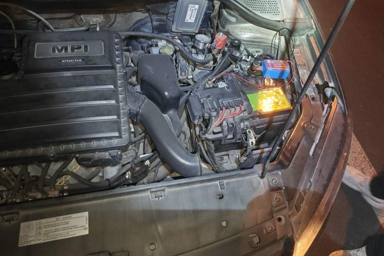 Used Volkswagen Jetta 2013 1.6L Manual Fashion Edition Engine Bay Left
