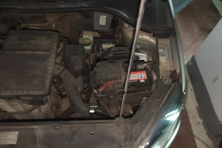 Used Volkswagen Jetta 2013 1.6L Automatic Comfort Model Engine Bay Left