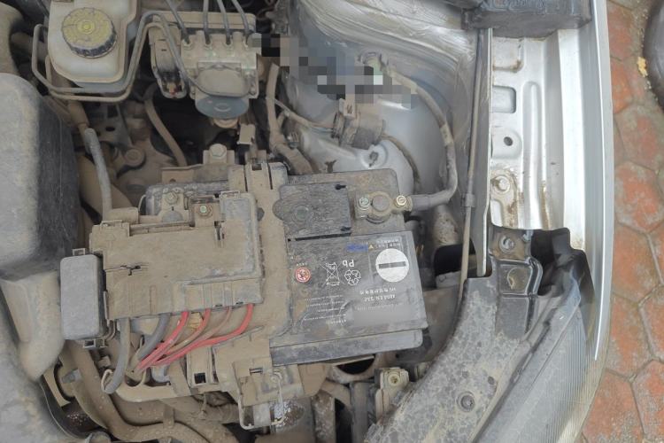 Used Volkswagen Jetta 2013 1.6L Manual Fashion Edition Engine Bay Left