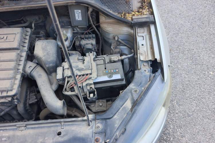 Used Volkswagen Jetta 2013 1.4L Manual Fashion Model Engine Bay Left