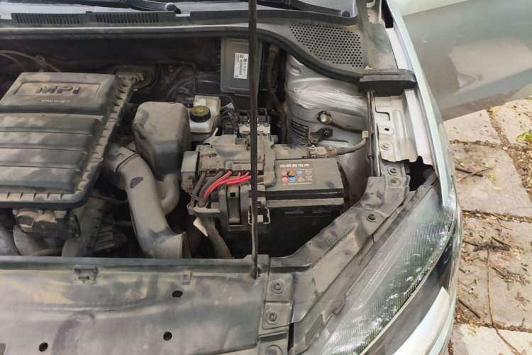 Used Volkswagen Jetta 2013 1.6L Manual Comfort Model Engine Bay Left