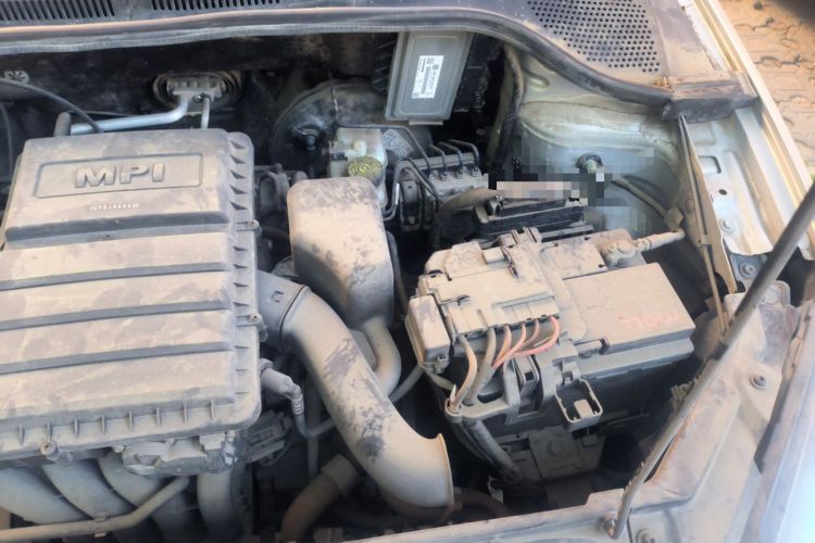 Used Volkswagen Jetta 2013 1.6L Automatic Comfort Model Engine Bay Left