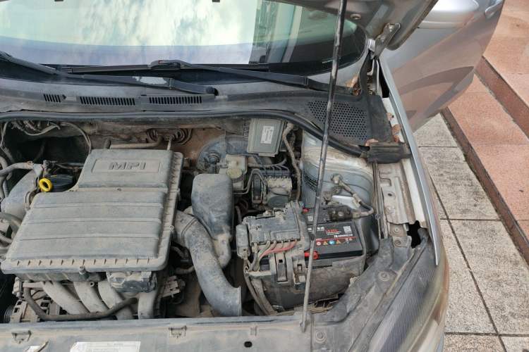 Used Volkswagen Jetta 2013 1.6L Manual Fashion Edition Engine Bay Left