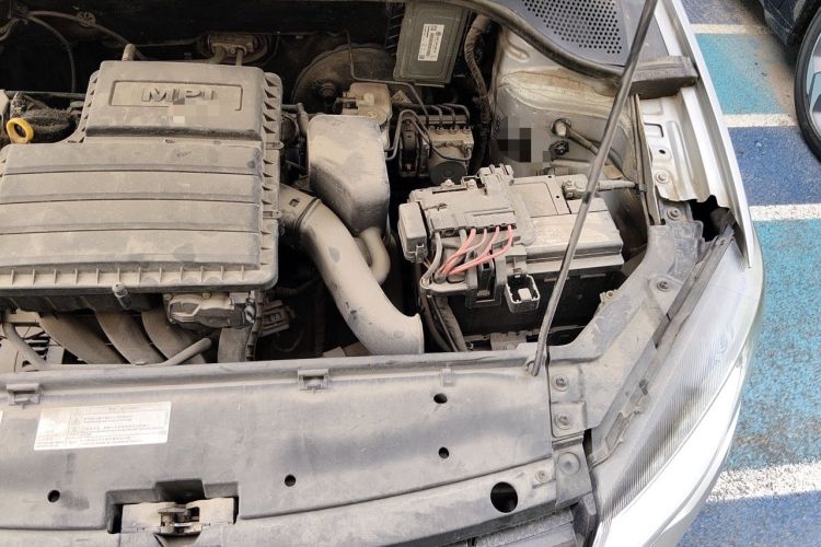 Used Volkswagen Jetta 2013 1.6L Manual Fashion Edition Engine Bay Left