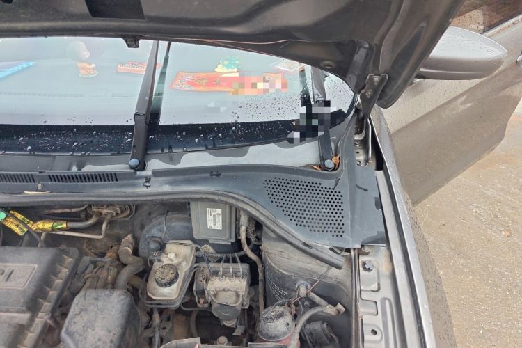 Used Volkswagen Jetta 2013 1.6L Manual Fashion Edition Engine Bay Left