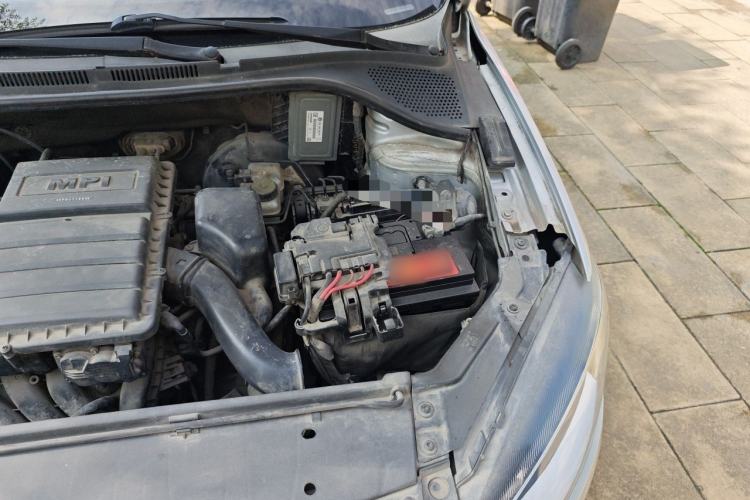 Used Volkswagen Jetta 2013 1.6L Automatic Fashion Model Engine Bay Left