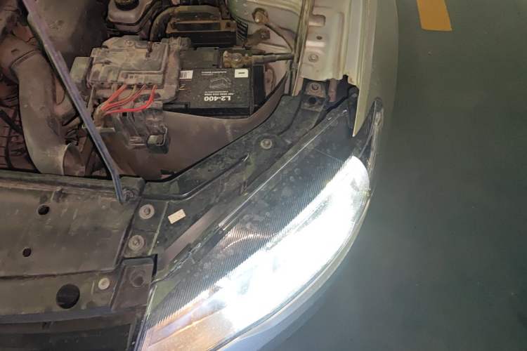 Used Volkswagen Jetta 2013 1.6L Automatic Comfort Model Engine Bay Left