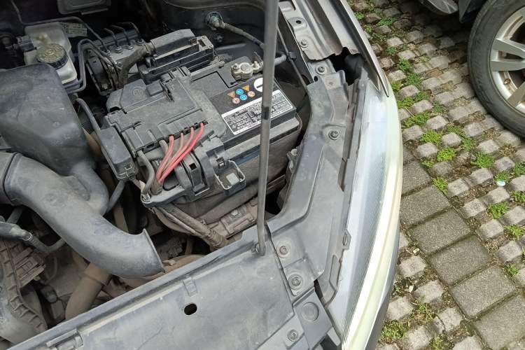 Used Volkswagen Jetta 2013 1.6L Automatic Comfort Model Engine Bay Left
