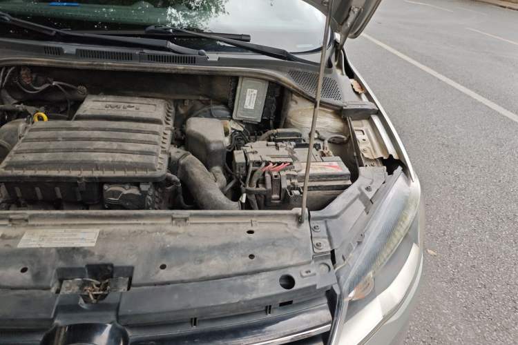 Used Volkswagen Jetta 2013 1.6L Automatic Comfort Model Engine Bay Left