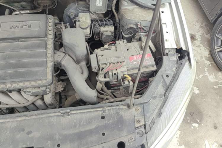 Used Volkswagen Jetta 2013 1.6L Manual Fashion Edition Engine Bay Left