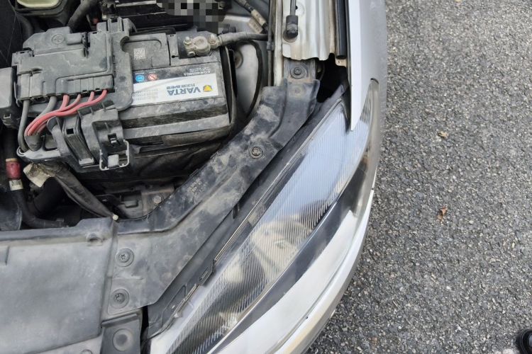Used Volkswagen Jetta 2013 1.6L Automatic Comfort Model Engine Bay Left