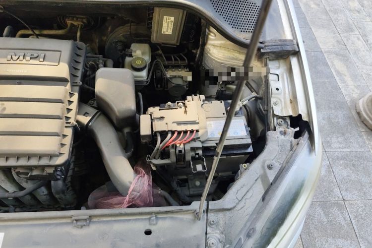 Used Volkswagen Jetta 2013 1.6L Manual Comfort Model Engine Bay Left