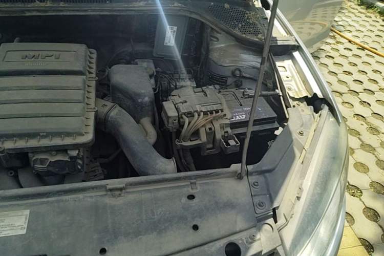 Used Volkswagen Jetta 2013 1.6L Manual Fashion Edition Engine Bay Left