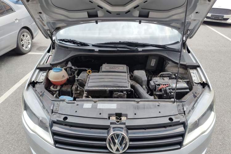 Used Volkswagen Jetta 2013 1.6L Automatic Fashion Model Engine Bay