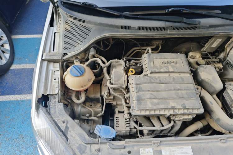 Used Volkswagen Jetta 2013 1.6L Manual Fashion Edition Engine Bay Right