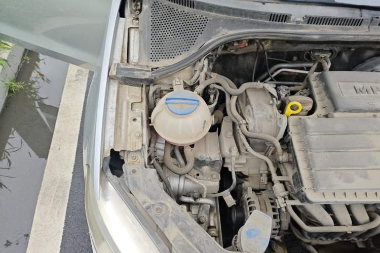 Used Volkswagen Jetta 2013 1.6L Manual Comfort Model Engine Bay Right