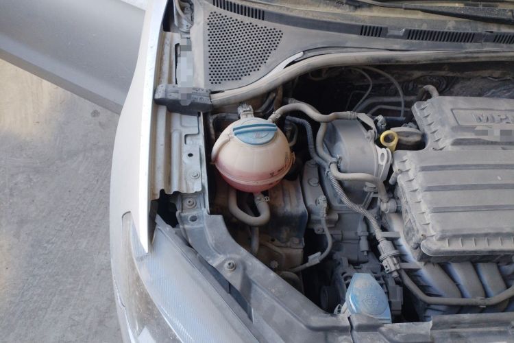Used Volkswagen Jetta 2013 1.6L Manual Comfort Model Engine Bay Right