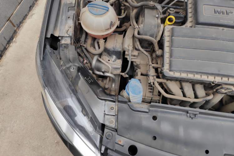 Used Volkswagen Jetta 2013 1.4L Manual Comfort Model Engine Bay Right