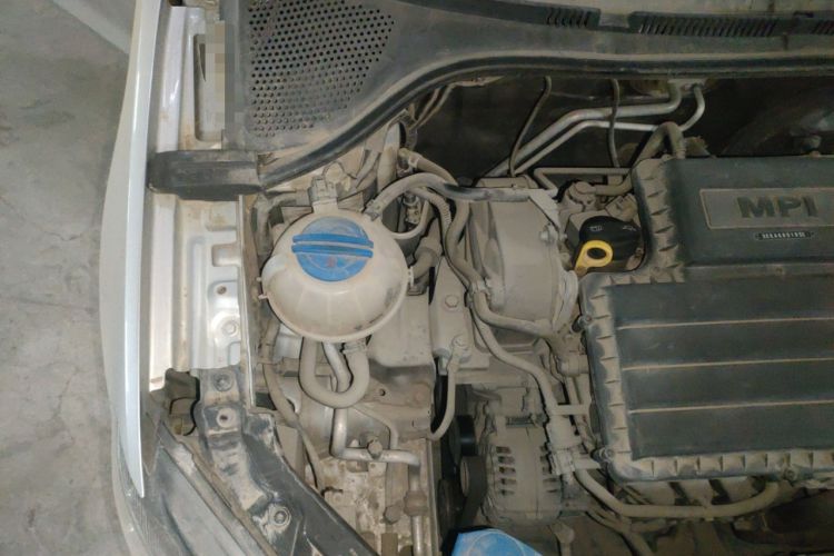 Used Volkswagen Jetta 2013 1.4L Manual Fashion Model Engine Bay Right