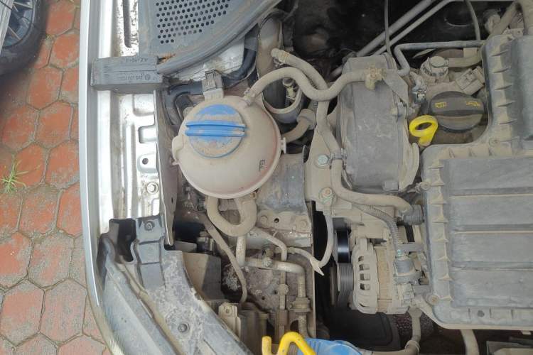 Used Volkswagen Jetta 2013 1.6L Manual Fashion Edition Engine Bay Right