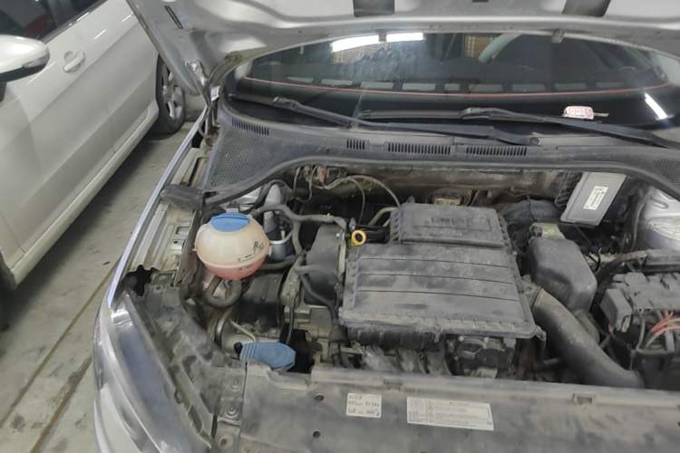 Used Volkswagen Jetta 2013 1.6L Automatic Comfort Model Engine Bay Right