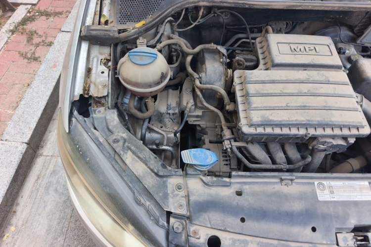 Used Volkswagen Jetta 2013 1.4L Manual Fashion Model Engine Bay Right