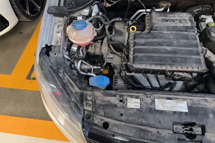 Used Volkswagen Jetta 2013 1.6L Automatic Fashion Model Engine Bay Right