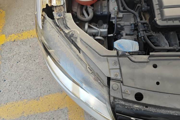Used Volkswagen Jetta 2013 1.6L Automatic Fashion Model Engine Bay Right