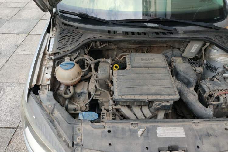 Used Volkswagen Jetta 2013 1.6L Manual Fashion Edition Engine Bay Right