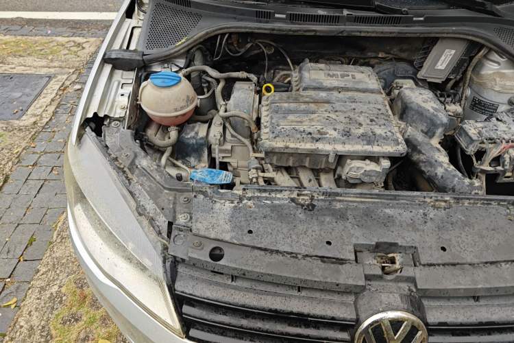 Used Volkswagen Jetta 2013 1.6L Manual Fashion Edition Engine Bay Right