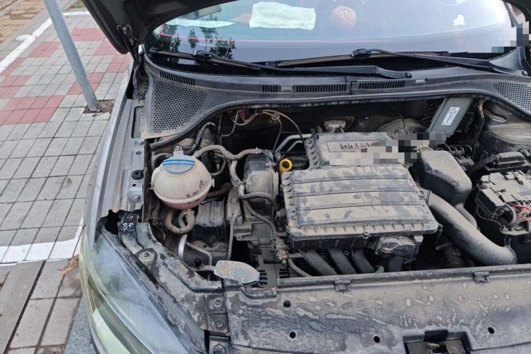 Used Volkswagen Jetta 2013 1.6L Automatic Comfort Model Engine Bay Right