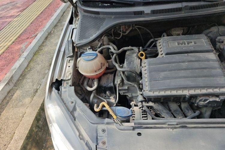 Used Volkswagen Jetta 2013 1.6L Automatic Fashion Model Engine Bay Right