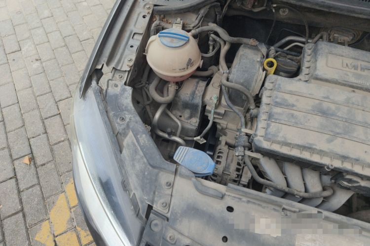 Used Volkswagen Jetta 2013 1.6L Manual Fashion Edition Engine Bay Right
