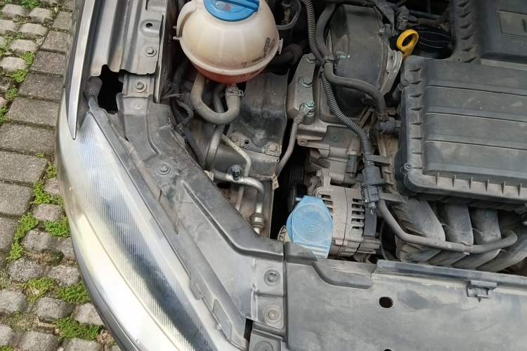 Used Volkswagen Jetta 2013 1.6L Automatic Comfort Model Engine Bay Right