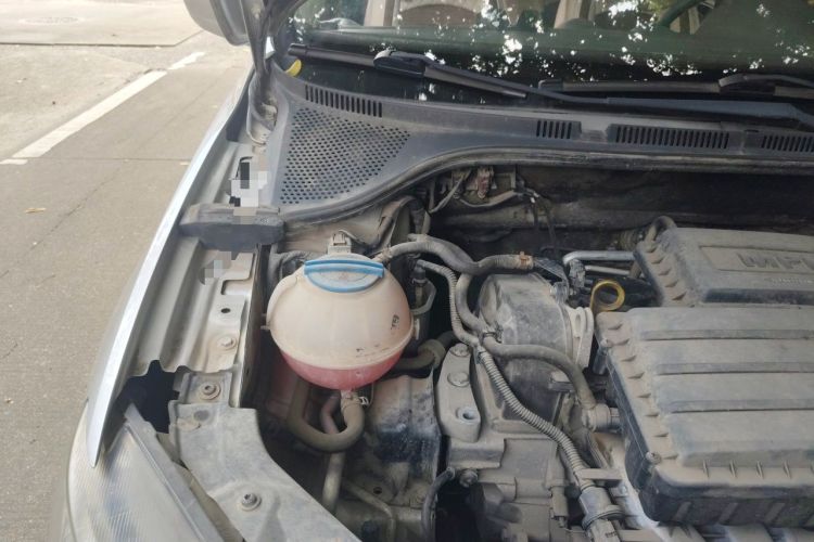 Used Volkswagen Jetta 2013 1.6L Manual Fashion Edition Engine Bay Right