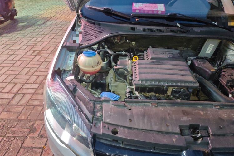 Used Volkswagen Jetta 2013 1.6L Automatic Fashion Model Engine Bay Right