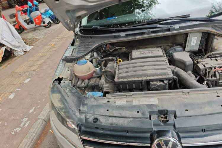 Used Volkswagen Jetta 2013 1.6L Automatic Comfort Model Engine Bay Right