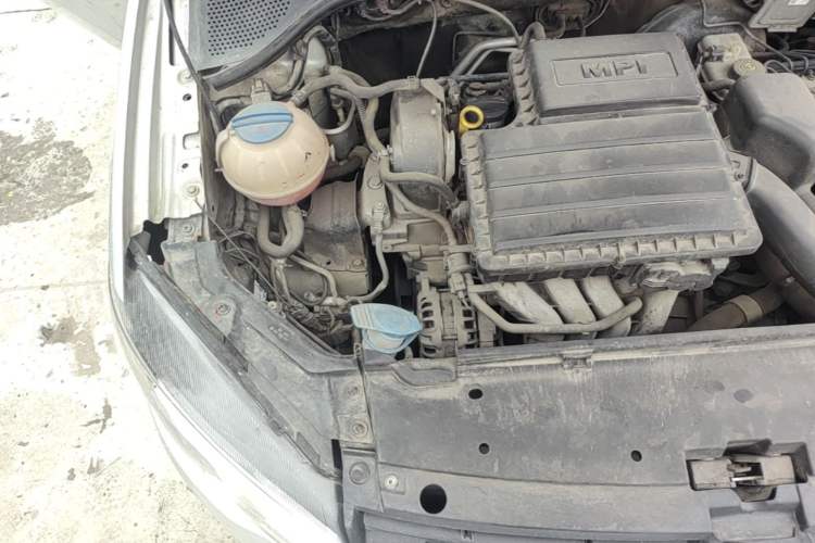 Used Volkswagen Jetta 2013 1.6L Manual Fashion Edition Engine Bay Right