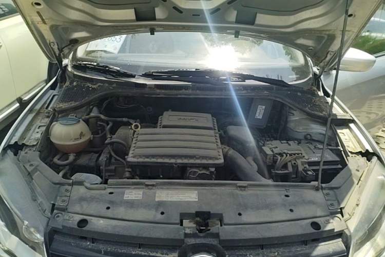 Used Volkswagen Jetta 2013 1.6L Manual Fashion Edition Engine Bay