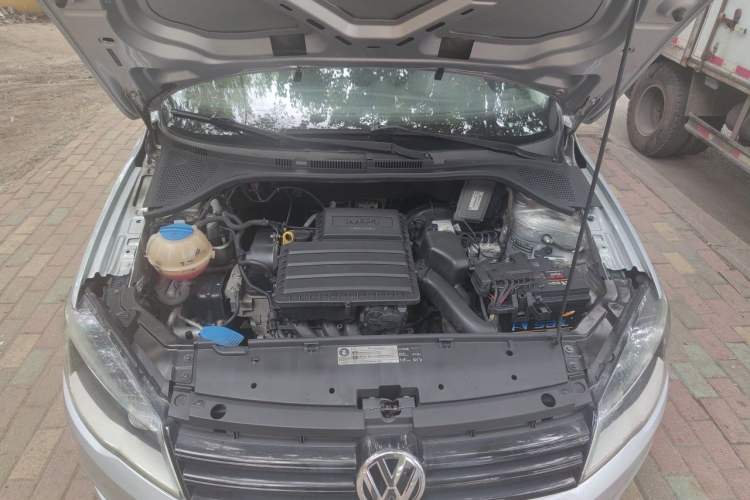 Used Volkswagen Jetta 2013 1.6L Manual Fashion Edition Engine Bay